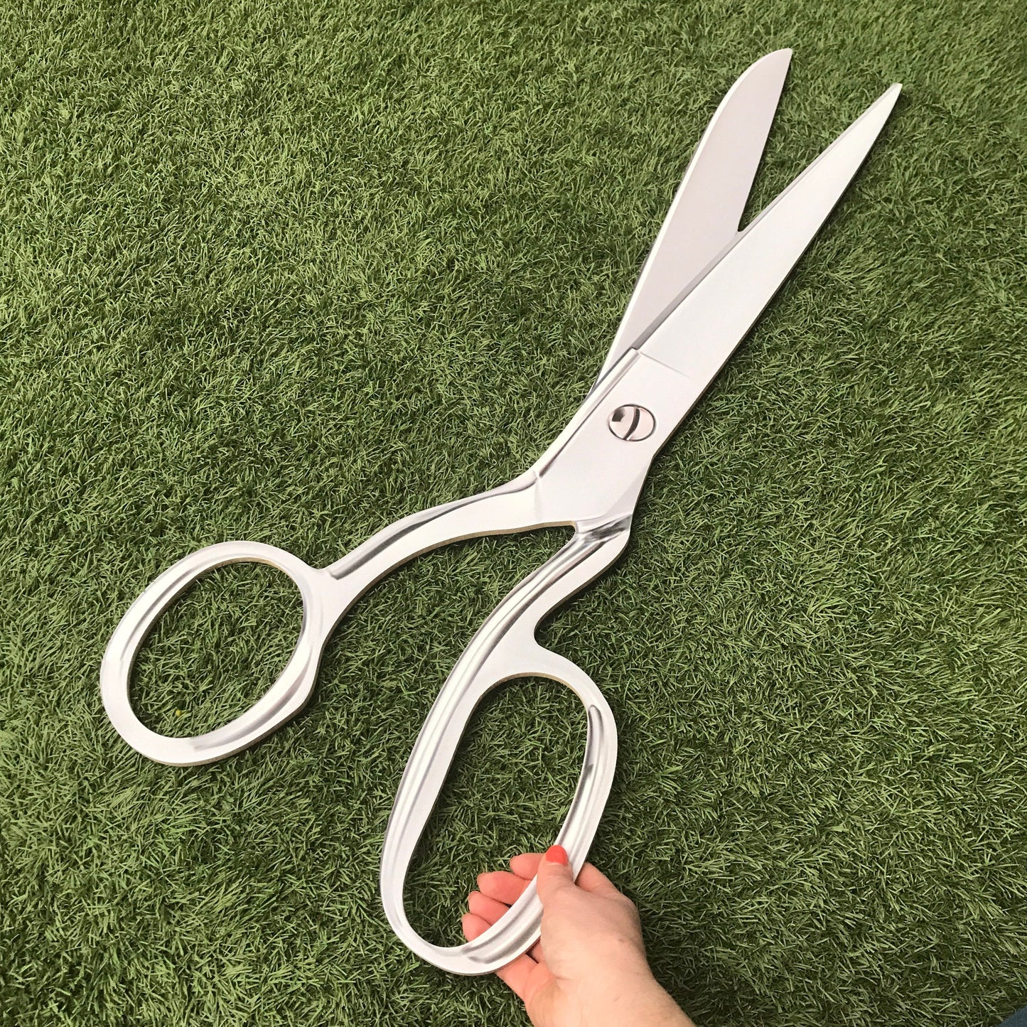 Giant 2D Scissors