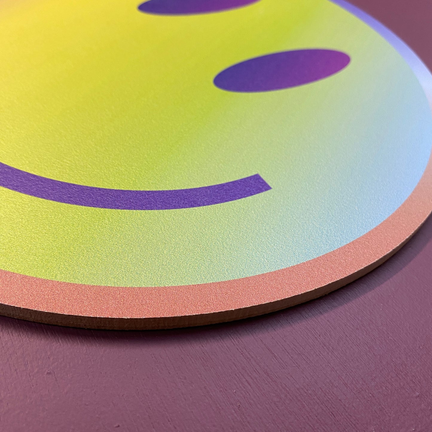90s Smiling Face Prop