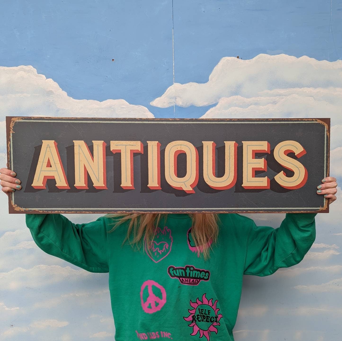 Traditional Antiques Sign