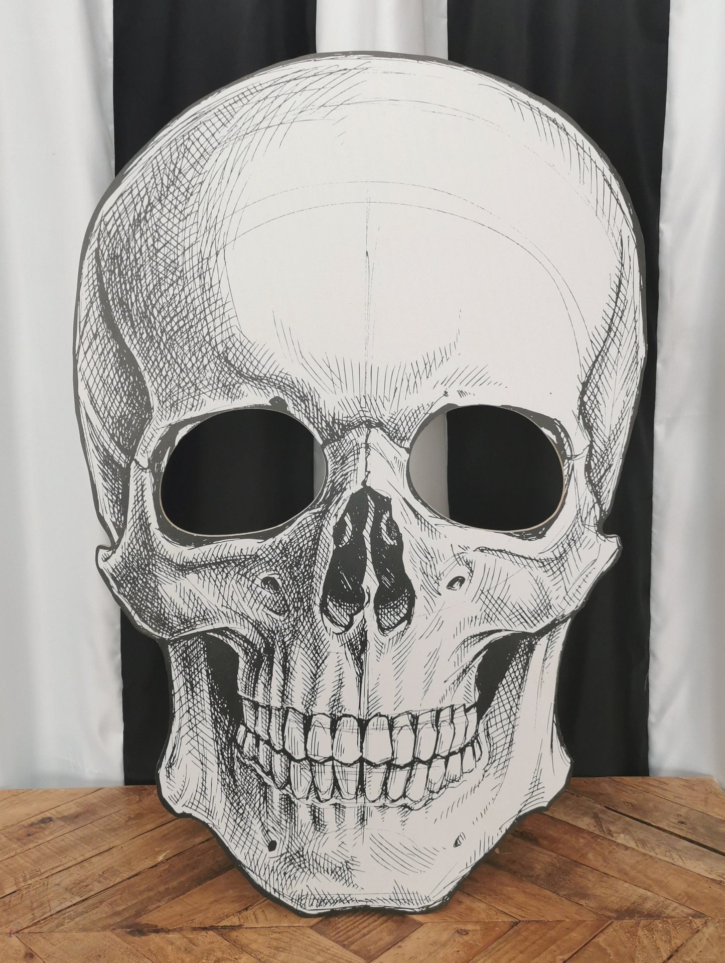 Giant Skull Peep Board