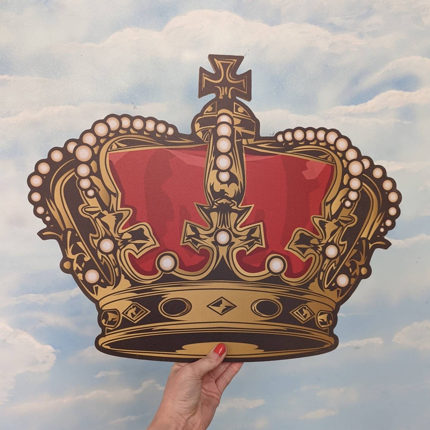 Oversized Crown Prop